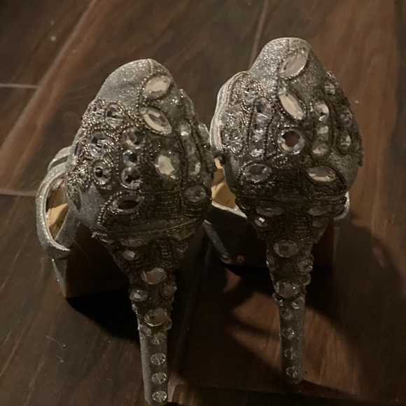 Gianni wedding heals - Picture 1 of 3